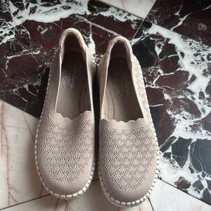 Skechers Beige Women's Slip-On Flats